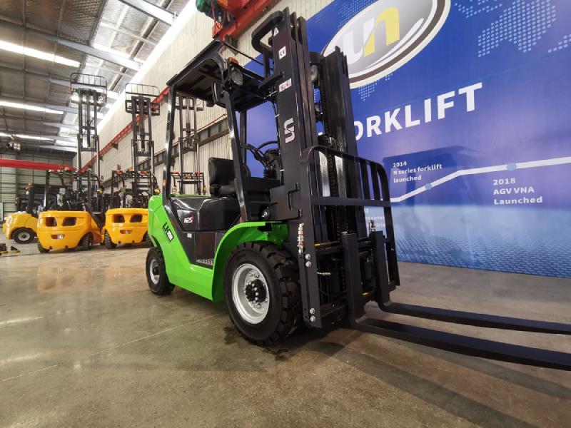 2,5 Ton Lithium Ion Akülü Forklift